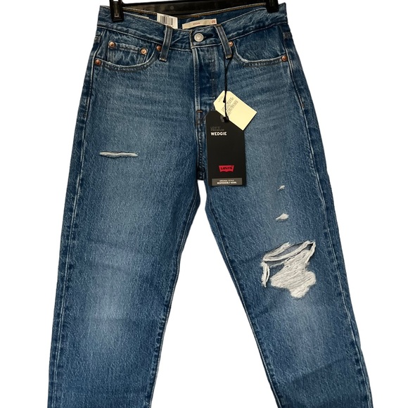NWT LEVI’S Wedgie High Waisted Destroyed Denim Jeans - Picture 12 of 12